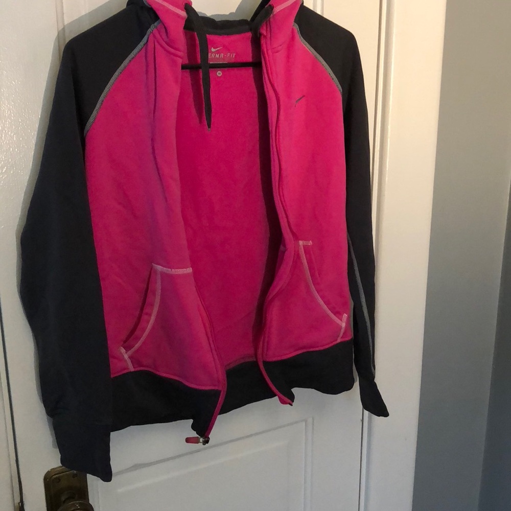 Nike therma fit sweatshirt